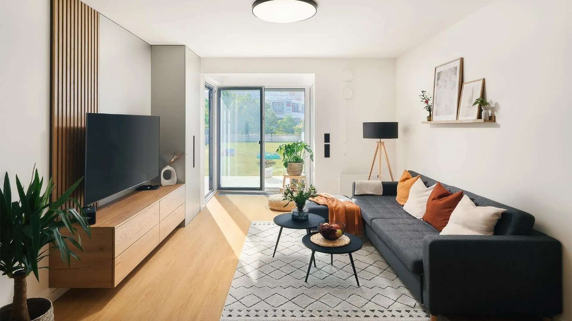 Beta Home - Free Garage, Air Condition, Garden, At Metro, 2Nd Parking On Request Prag 0*,  Tjeckien