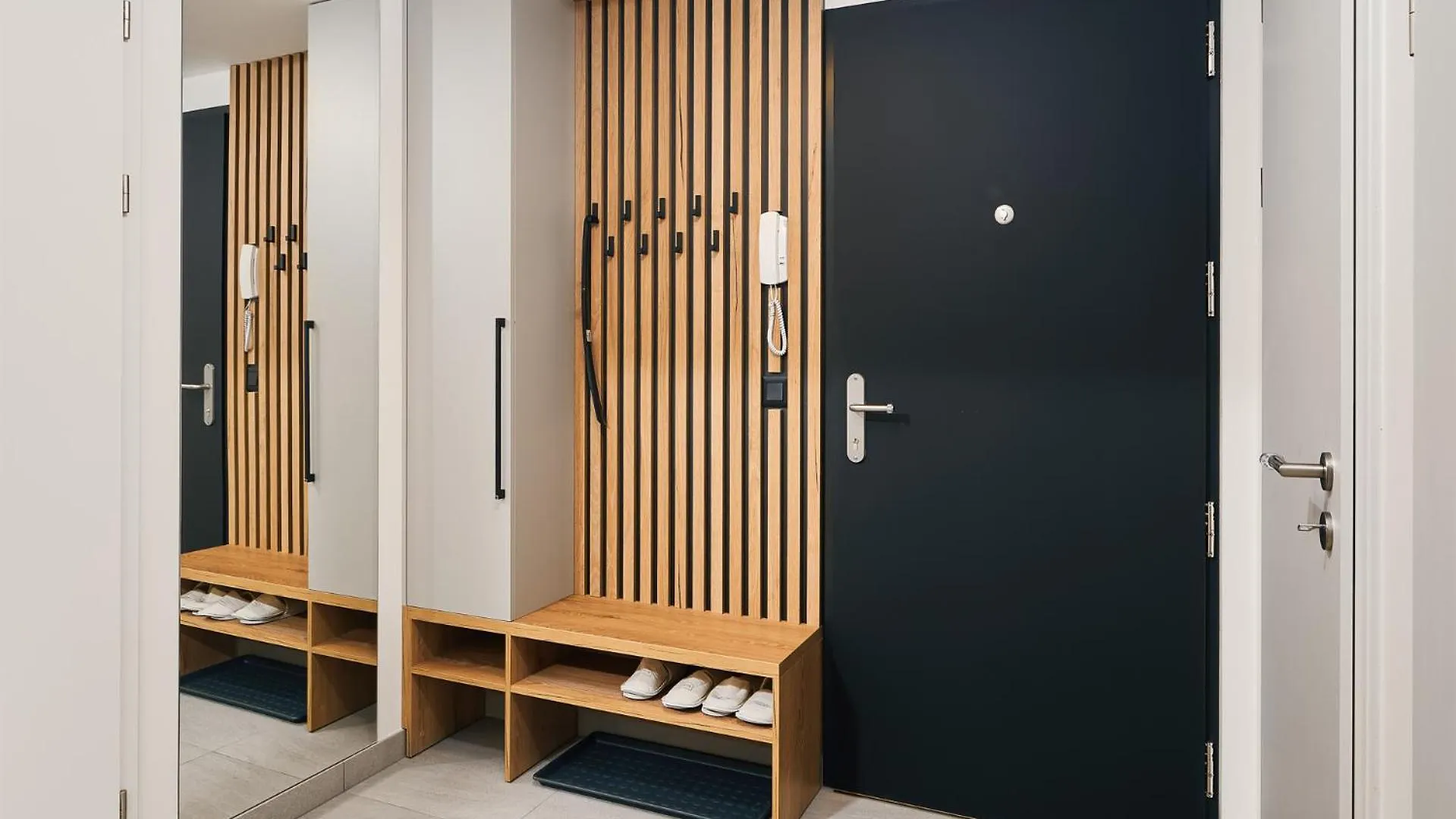 Beta Home - Free Garage, Air Condition, Garden, At Metro, 2Nd Parking On Request Prag 0*,